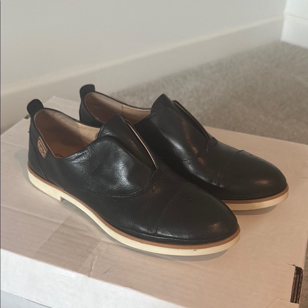 Black Leather Women's Shoes